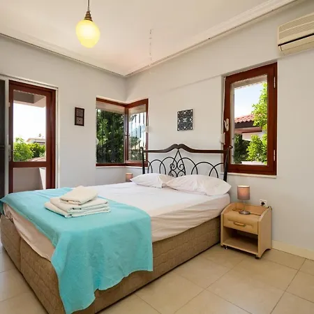 Villa Belek Kadriye Mahallesi 4+1 Oezel Havuzlu Villa *