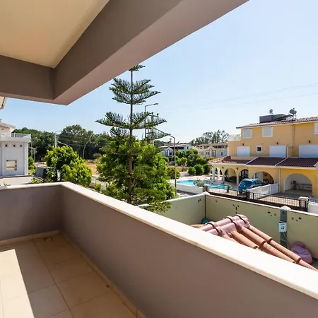Belek Kadriye Mahallesi 4+1 Oezel Havuzlu Villa Belek