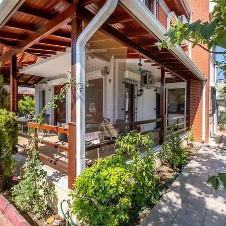 Belek Kadriye Mahallesi 4+1 Oezel Havuzlu Villa Belek