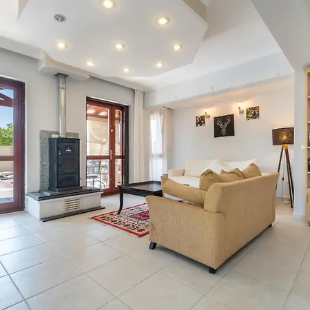 Belek Kadriye Mahallesi 4+1 Oezel Havuzlu Villa Villa *