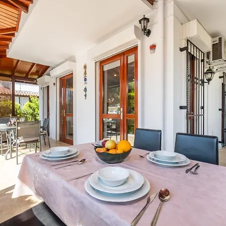 Belek Kadriye Mahallesi 4+1 Oezel Havuzlu Villa Villa