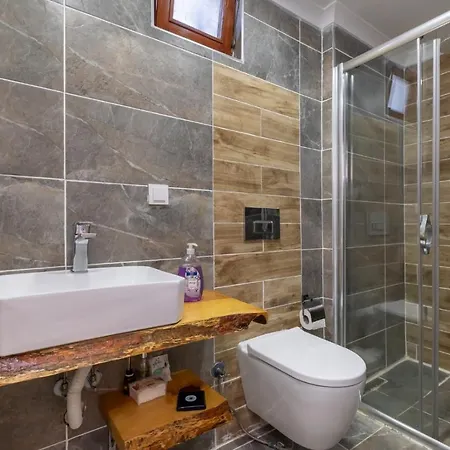 Belek Kadriye Mahallesi 4+1 Oezel Havuzlu Villa