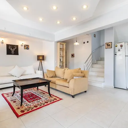 Belek Kadriye Mahallesi 4+1 Oezel Havuzlu Villa Belek