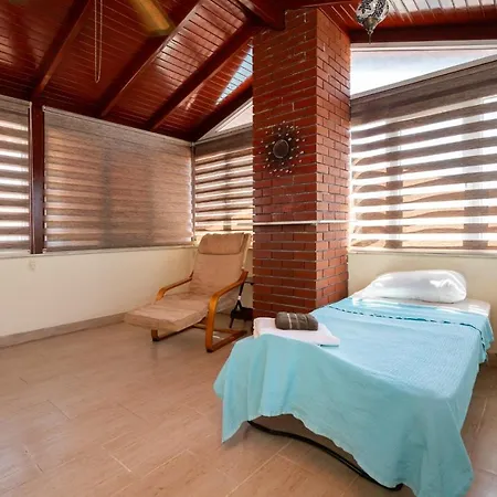 Belek Kadriye Mahallesi 4+1 Oezel Havuzlu Villa