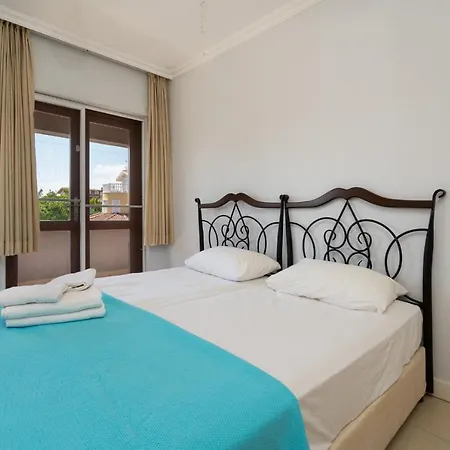 Belek Kadriye Mahallesi 4+1 Oezel Havuzlu Villa *