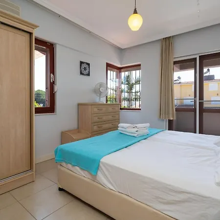 Belek Kadriye Mahallesi 4+1 Oezel Havuzlu Villa * Belek